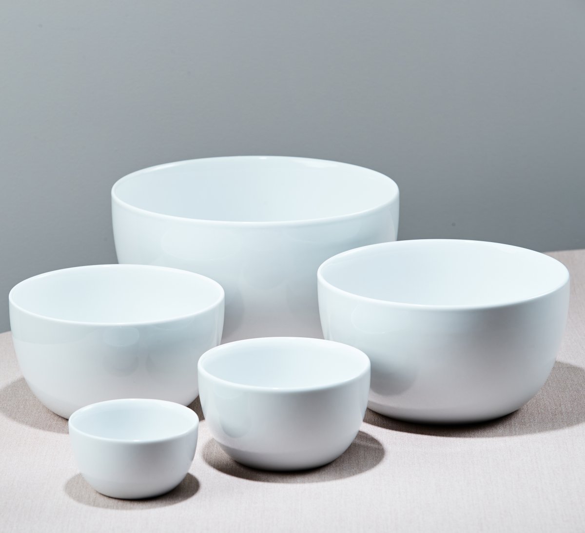 Porcelain food storage bowl